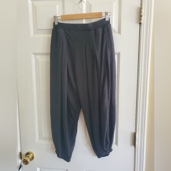 FREE PEOPLE BEACH HAREM PANTS XS IN BLACK - Picture 2 of 4